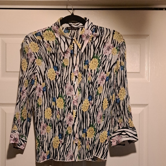 Violet & Claire Tops - Violet & Claire Black and White Floral Button Down Shirt